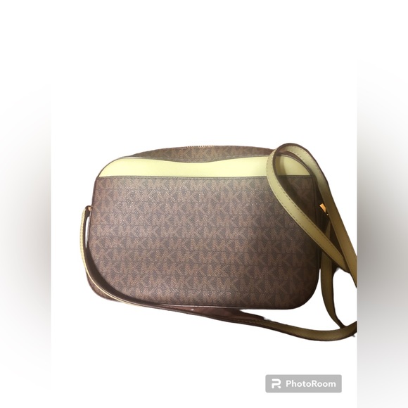 Michael Kors Jet Set Logo Crossbody Bag - Picture 2 of 7